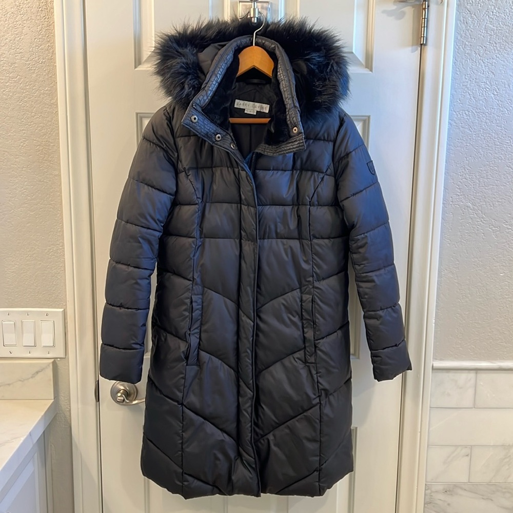 Gorgeous Goose Down Coat with fur hood